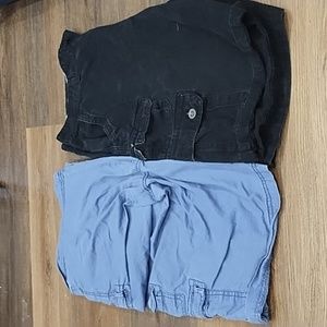Two pairs of men cargo shorts